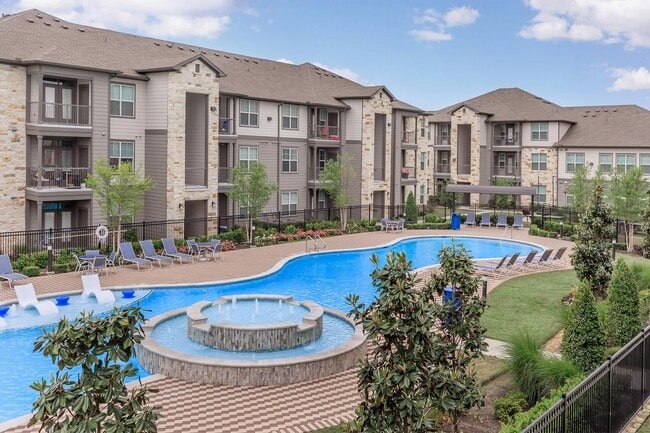 Building Photo - The Retreat at Sealy