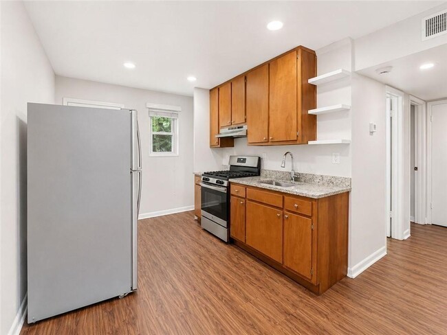 Photo - 3203 E Point St Unidad 4