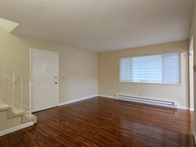 Photo - 1586 Parkview Ave Unit 3