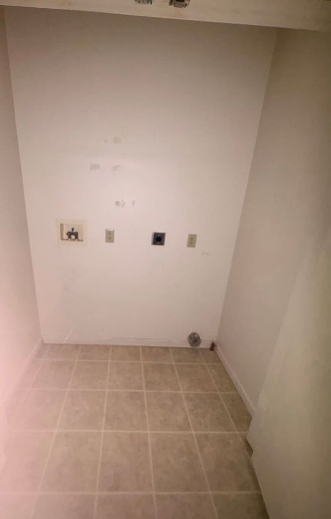 Photo - Section 8 Eligible-Spacious 3-4 Bedroom House, Yard, Parking-York City SD