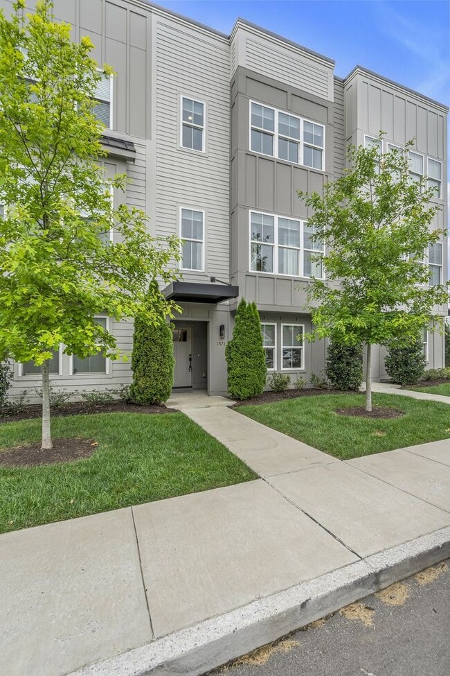 Photo - 4 Bed for Rent in Edison Park- The Nations!
