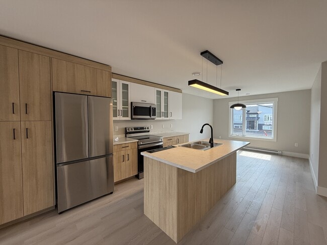 Building Photo - 50 Mia St Unit Townhome