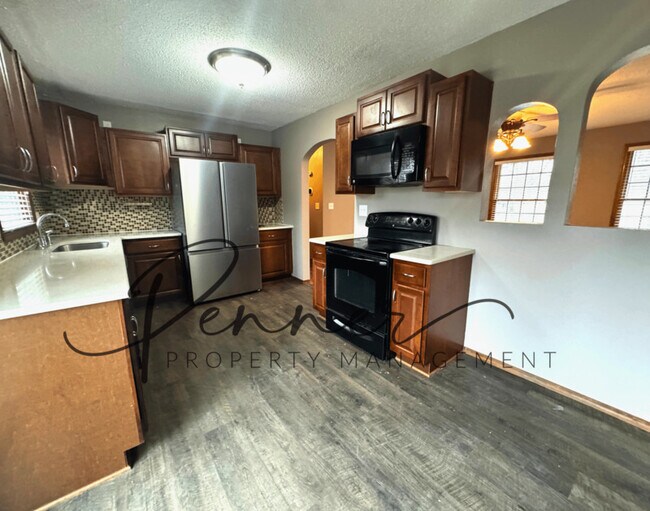 Photo - 302 SE Brentwood Dr