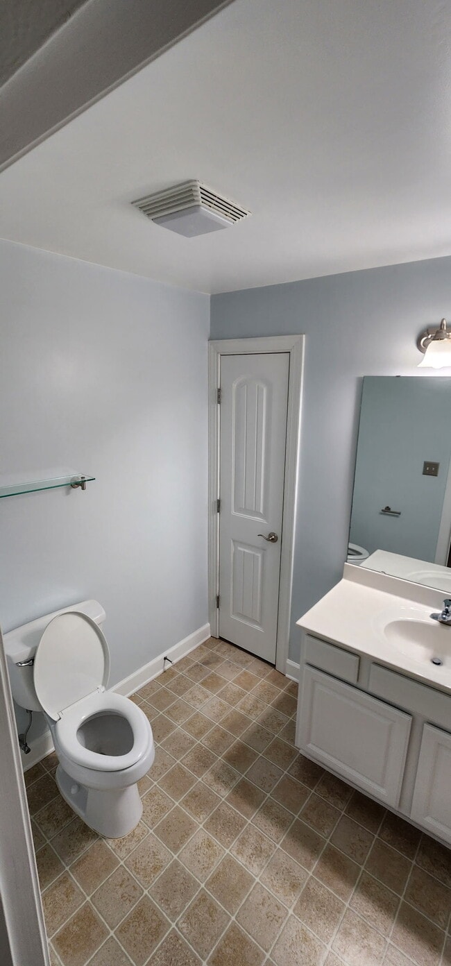 Photo - 144 N Hines St Unit L