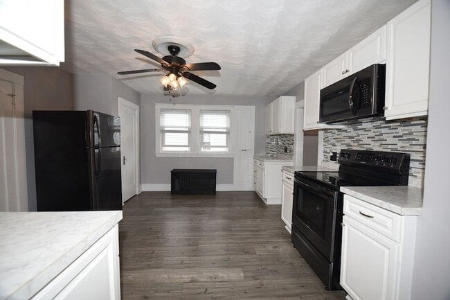 Building Photo - 62 Brook Rd Unit 62