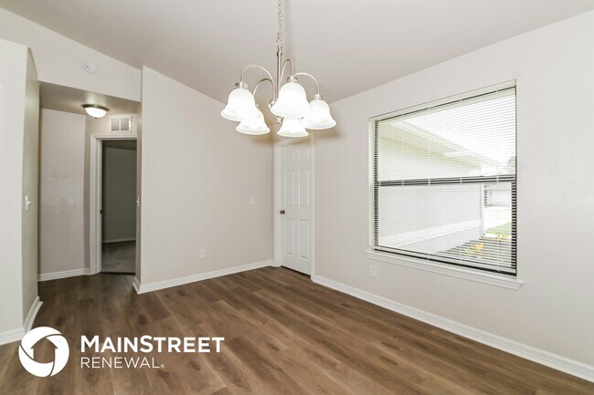 Photo - 2702 50th St W