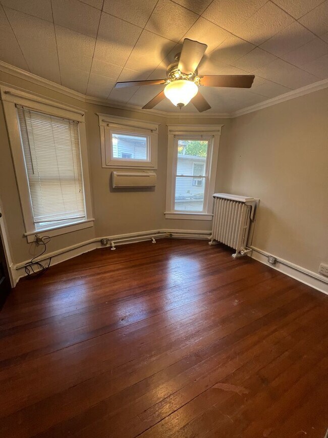 Photo - 810 W Edwards St Unit 810 W Edwards Apt B