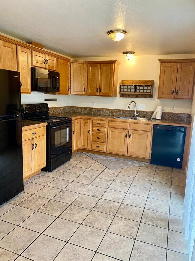 Photo - 2311 Oak Dr