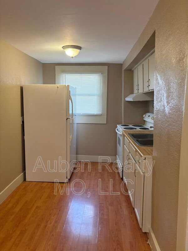 Photo - 3808 Wyandotte St Unit 1