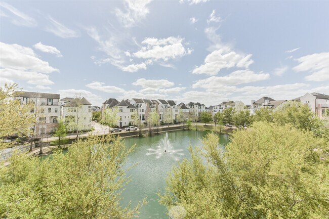 Building Photo - 9450 London Bridge Station