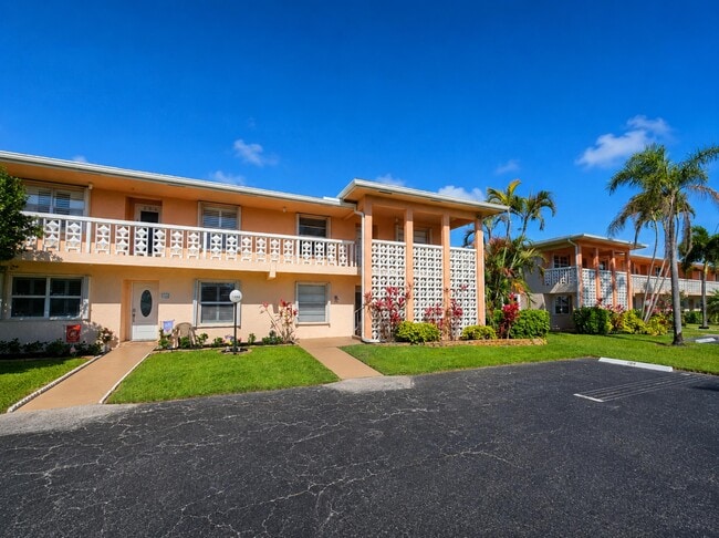 Building Photo - 1440 NW 20th Ave Unit 104