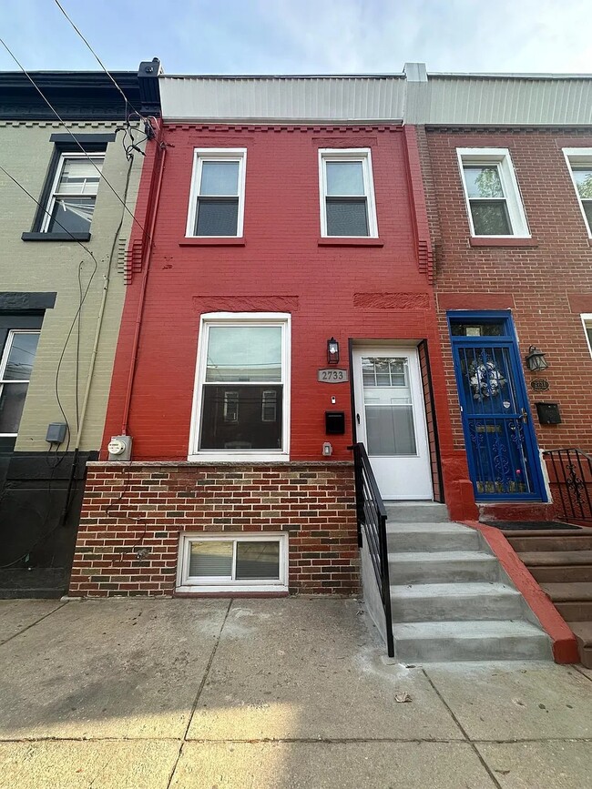 Building Photo - 2733 Wharton St