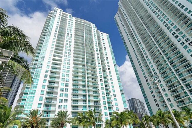 Building Photo - 951 Brickell Ave Unit 951 Brickell Ave # 31-07 Rental