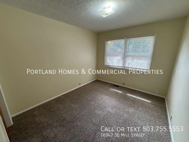 Photo - 16947 SE Mill St