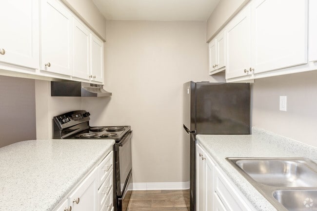 1BD, 1BA - 715 SF