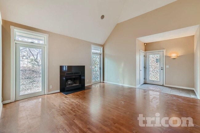 Photo - 5 Oak Shore Dr