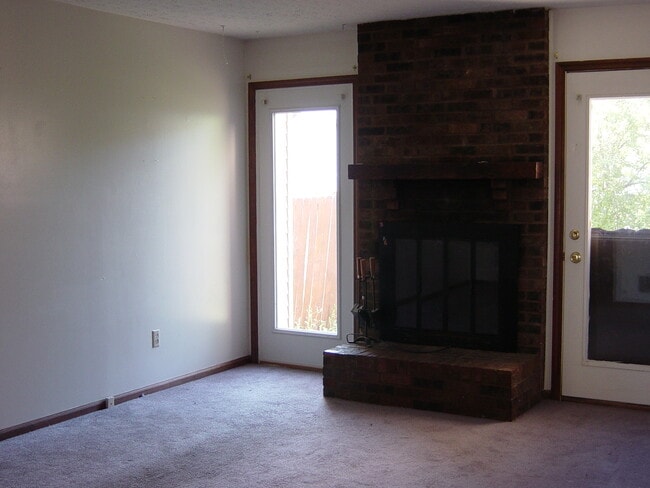 Photo - 1676 Hightower Dr