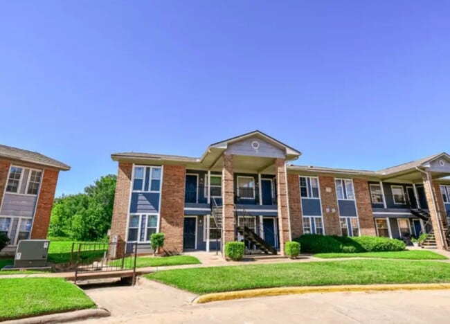 Building Photo - 1400 Eagle Lake Rd Rental