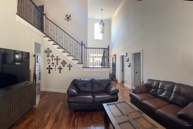 Photo - 305 Taylor Elaine Dr