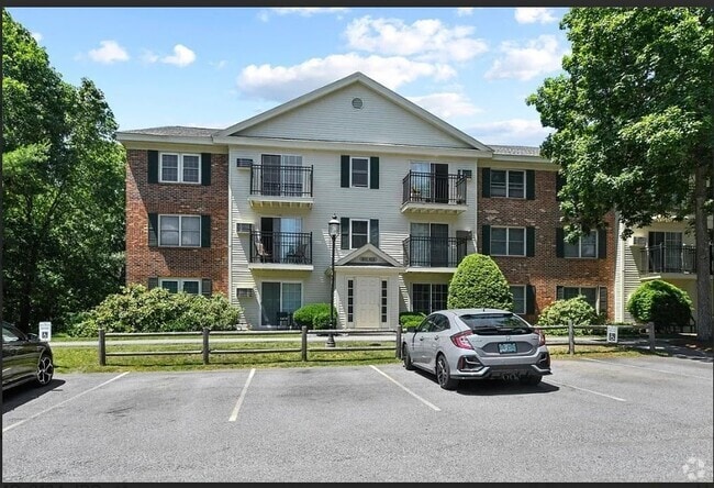 Building Photo - 6 Midhurst Rd Unit 621 Rental