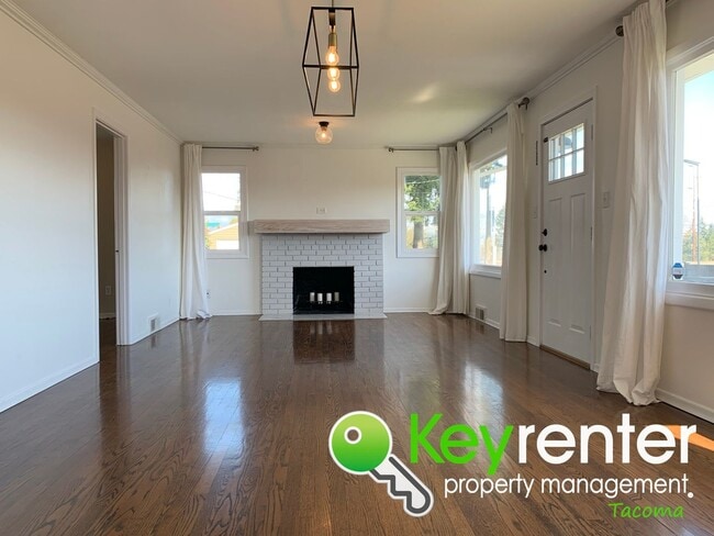 Photo - Recently Remodeled North End Tacoma House!!