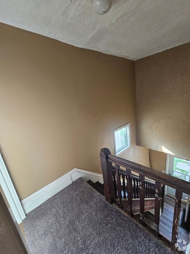 Building Photo - 4 Bedroom Home for Rent