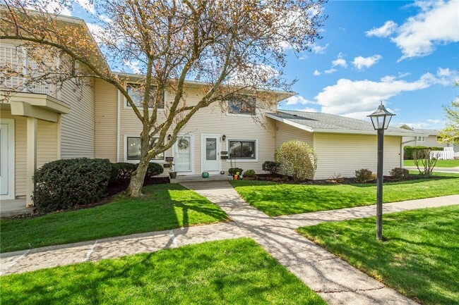 Photo - 644 Eastbrooke Ln