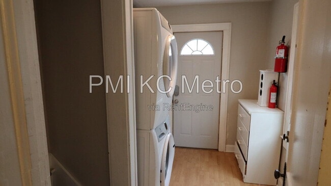 Photo - 5331 Charlotte St Unit B