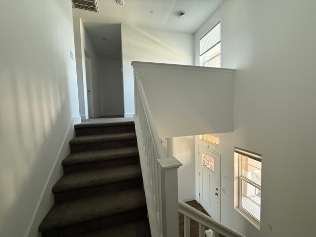 2415 Explorador Dr