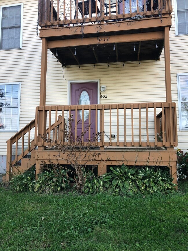 Building Photo - 102 Parade St Unit 2