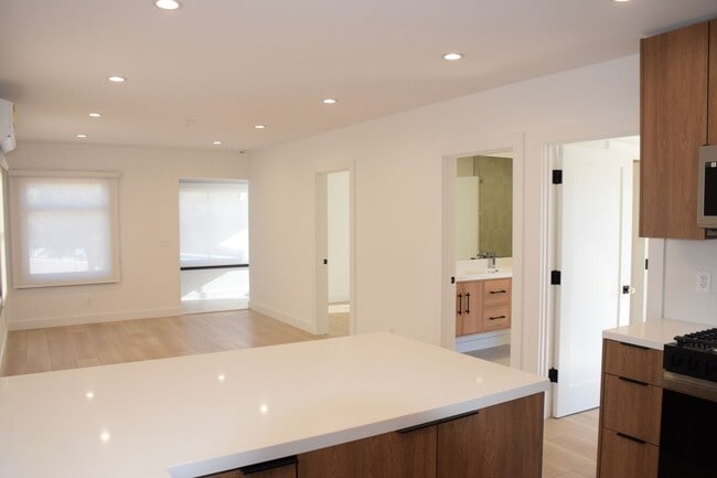 Building Photo - 317 Ocean Park Blvd Unit 321