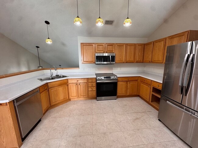 Photo - ***RENT SPECIAL!!!*** Luxurious 3 Bedroom, 2 Bathroom GORGEOUS townhome!