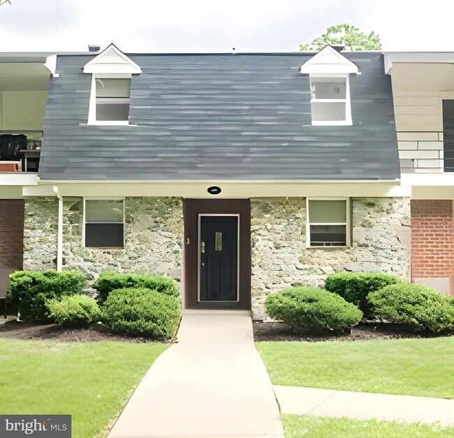 Building Photo - 705 Nottingham Rd Unit 7054B Rental
