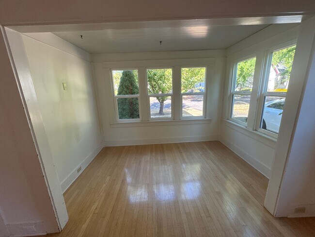 Photo - 227 SW 7th St