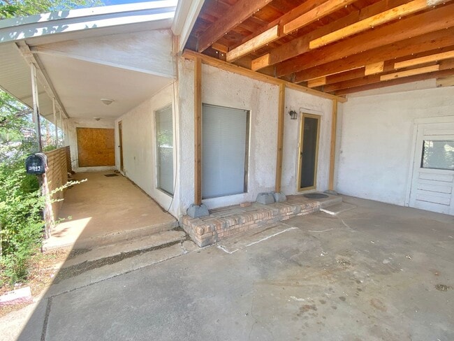 Building Photo - 2019 42nd St Unit Main