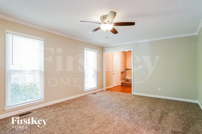 Photo - 202 Dalmeny Dr