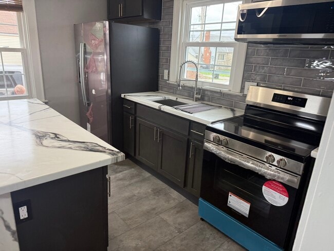 Photo - 952 Bulen Ave