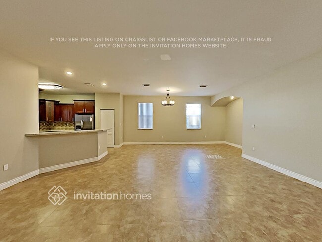 550 NE 15th Ct