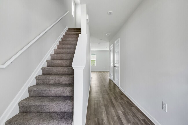 Photo - 728 Wayfinder Run