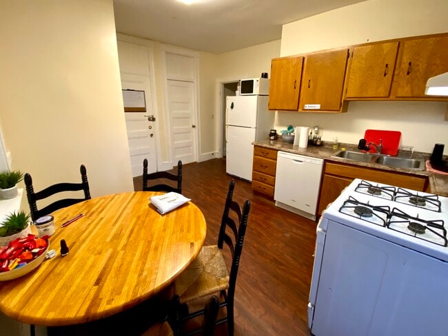 Photo - 731 Parker St Unit 1