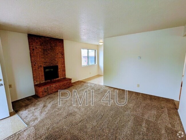 Building Photo - 315 Dorado Pl SE Unit C Rental