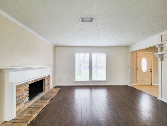 Photo - Welcome home to a bright & spacious retreat in sought-after Steeplechase where comfort, function ...