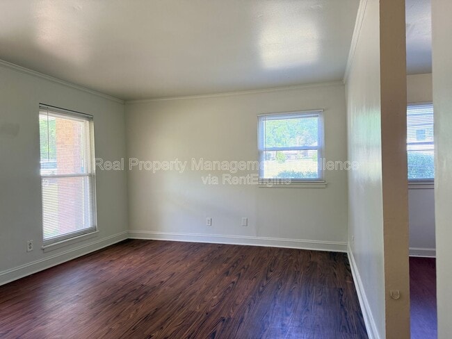Photo - 419 Walton St