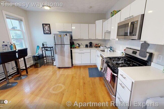 Photo - 33 Portsmouth St Unit #3R