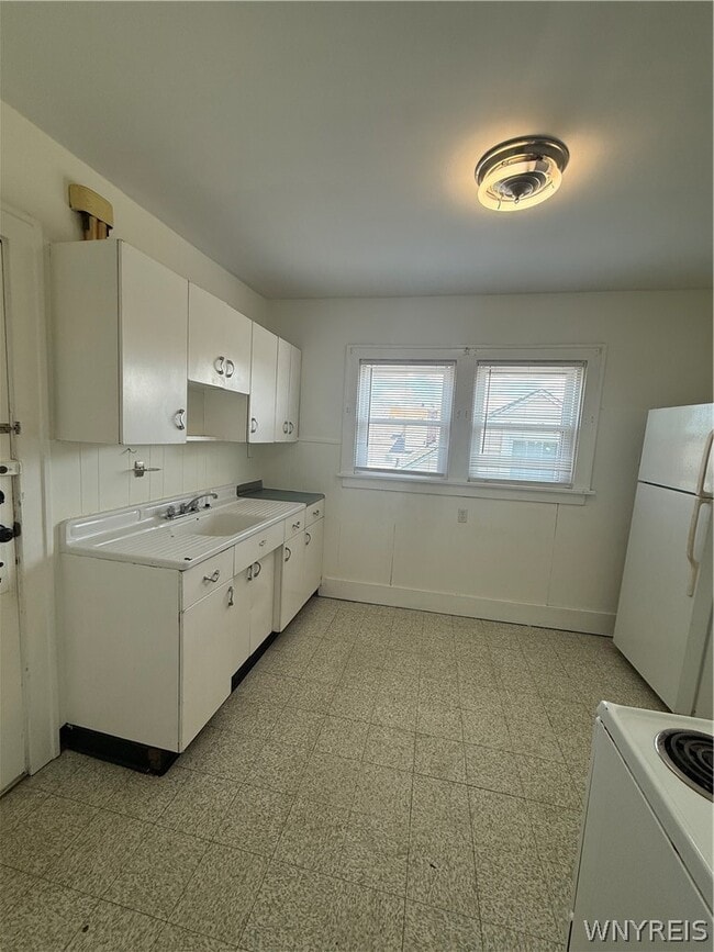 Photo - 125 Eiseman Ave