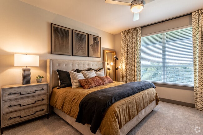 2BR, 2BA - 1,212SF