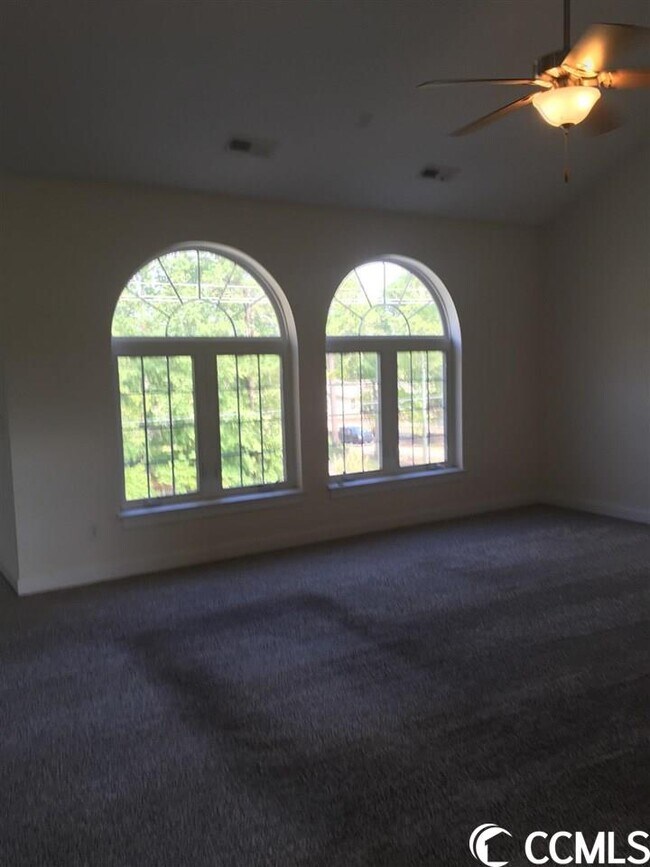 Photo - 140 Villa Grande St