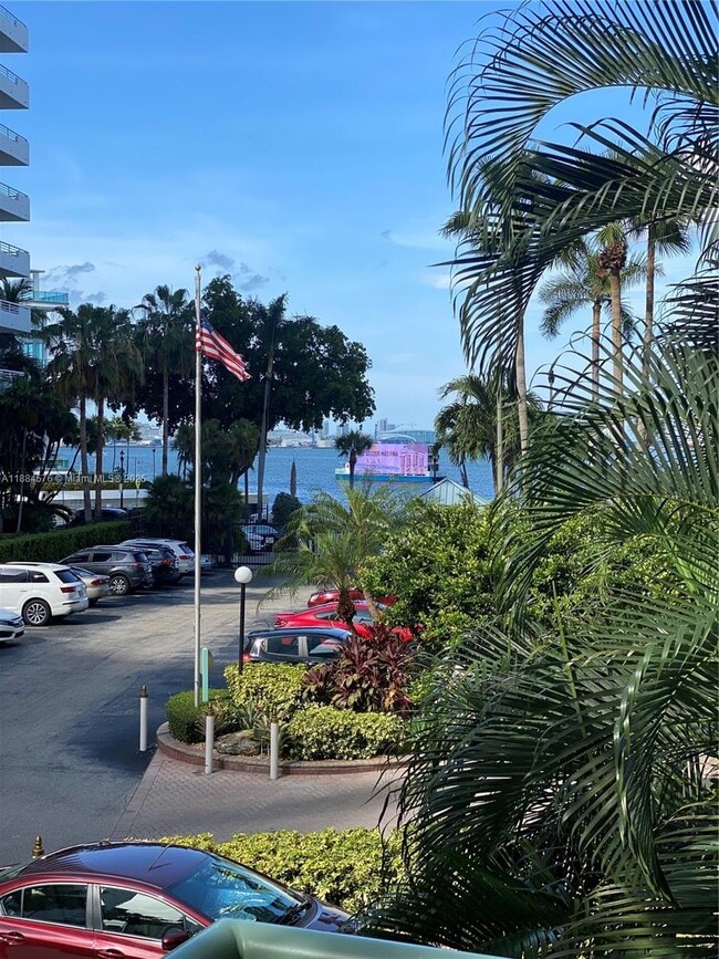 Building Photo - 1408 Brickell Bay Dr Unit 216
