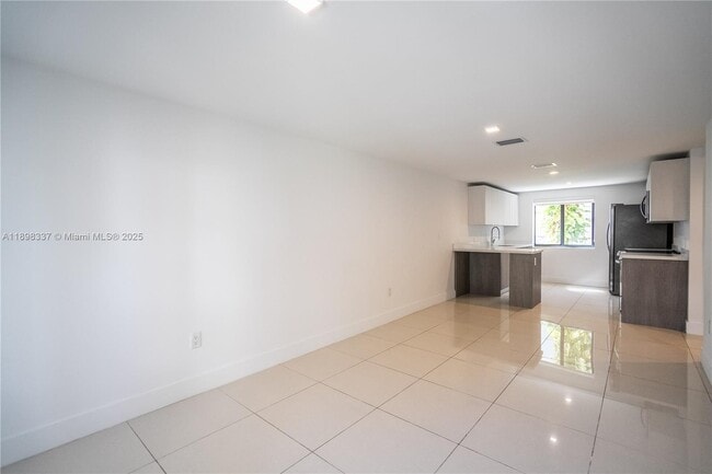 Photo - 1985 Bay Dr Unidad 105