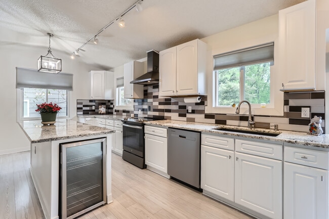Kitchen - 1506 Fisk Ct